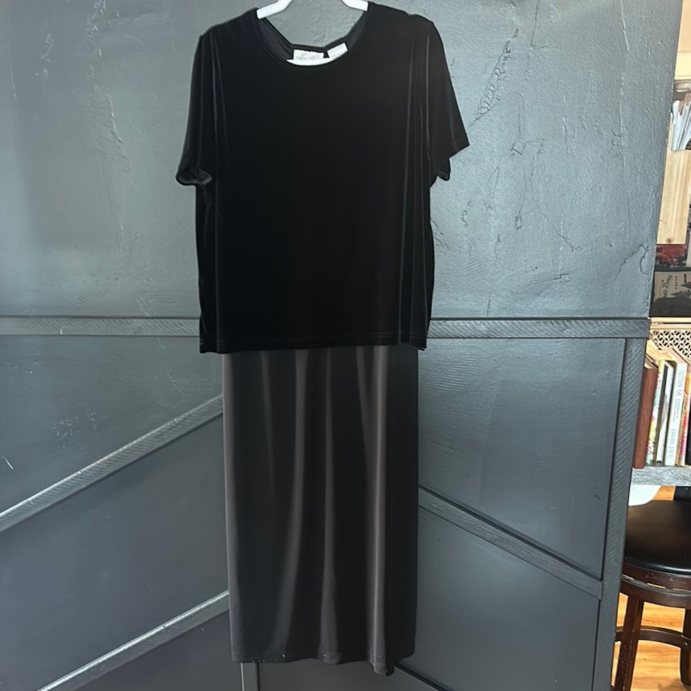 4/$16 VINTAGE Kathy Lee Collection Elegant Black Dress